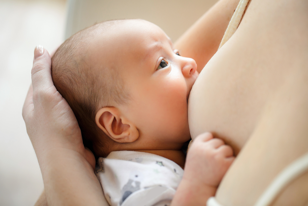 Hay que despertar a los bebés recién nacidos para que coman? - CSC