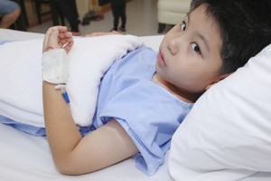 Niño ingresado en un hospital